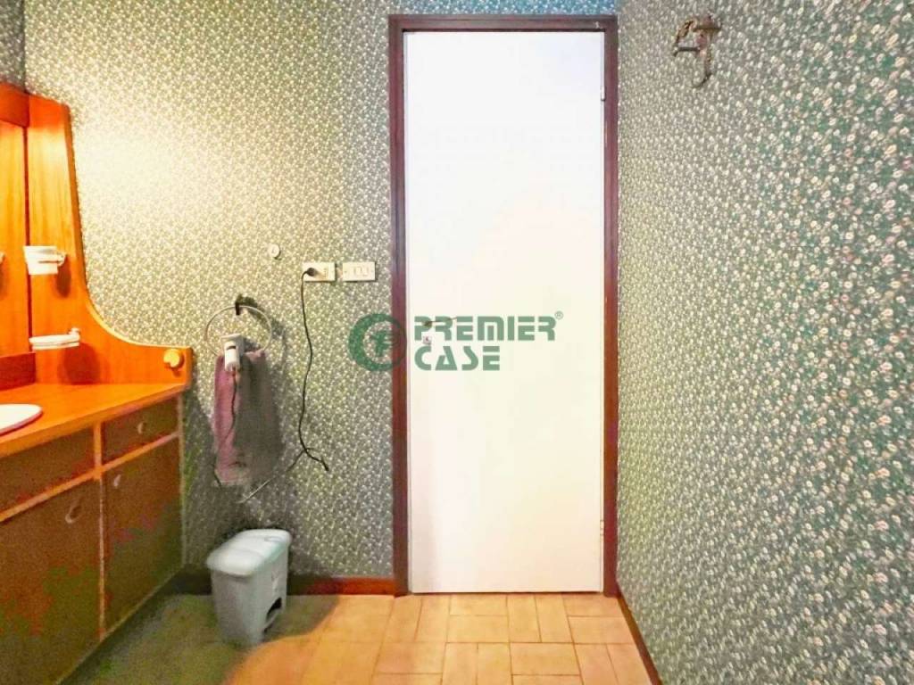 antibagno privato stanza privata via S. Mercadante