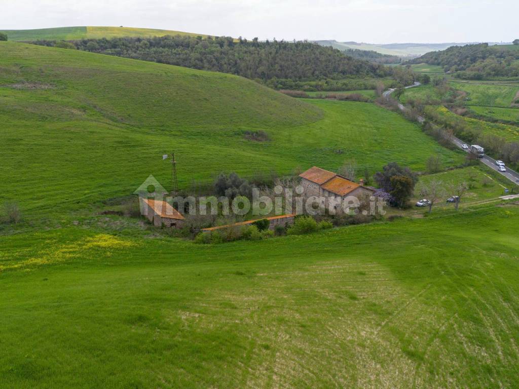 CASALE CON TERRENO