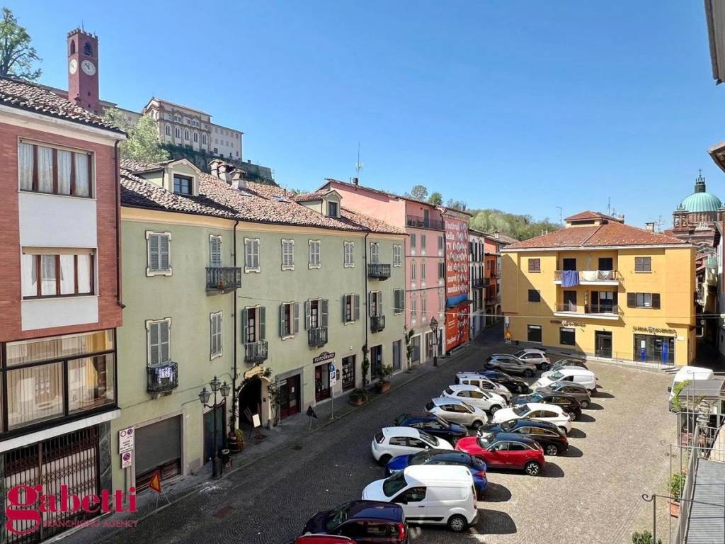 Vista su piazza Carlo Alberto