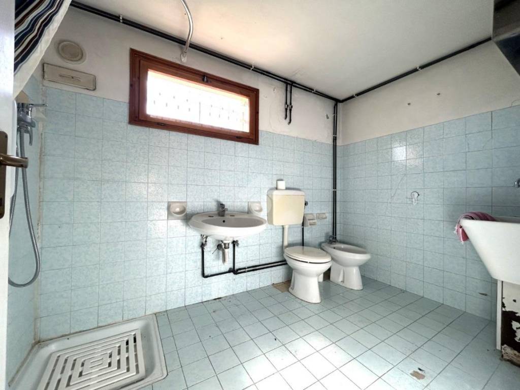 Bagno lavanderia p.t.