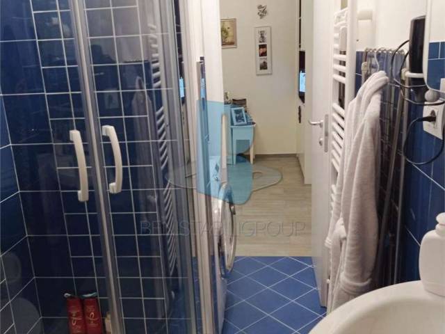 bagno con box doccia