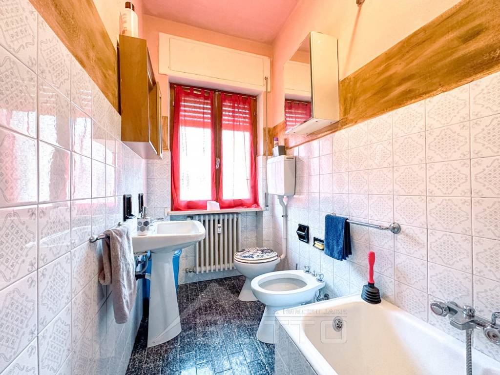 casa vendita guardabosone bagno wmk 0