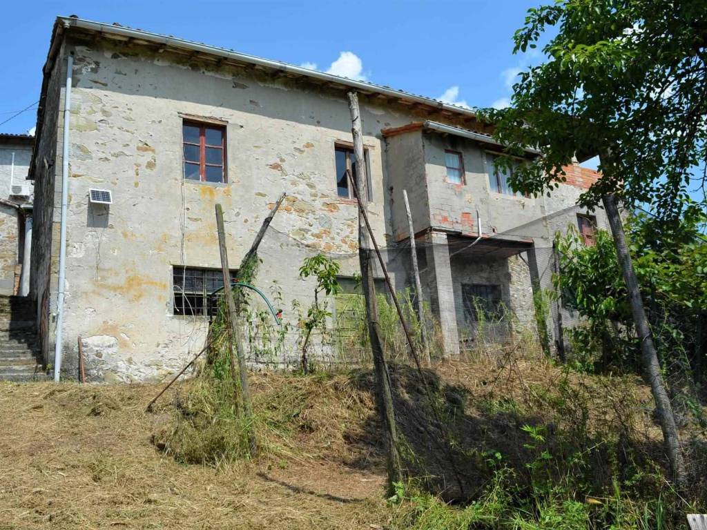 Rustico, da ristrutturare, 293 m², molazzana