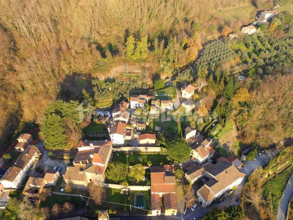 IL BORGO DAL DRONE