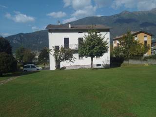 Foto - Vendita villa con giardino, Delebio, Valtellina