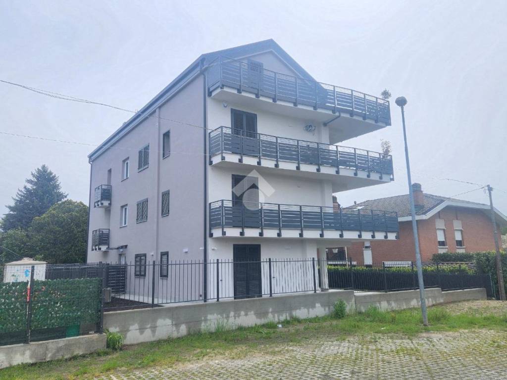 esterna condominio di nuova costruzione