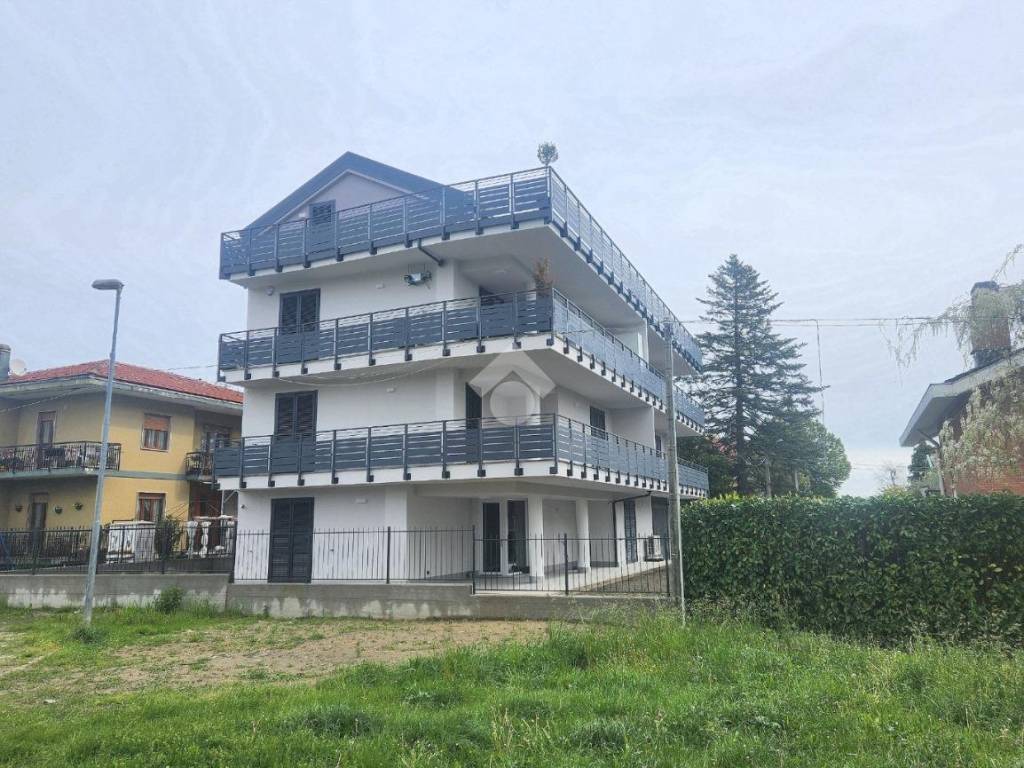 esterna condominio di nuova costruzione