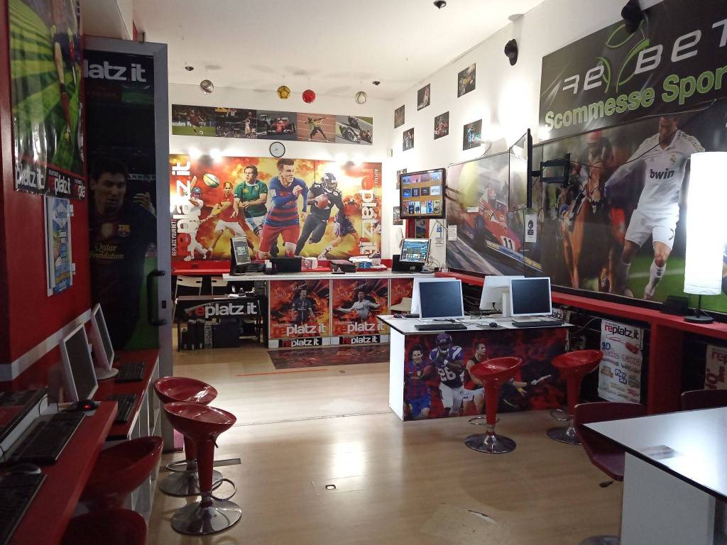 Sala giochi e scommesse via walter fillak 75, sampierdarena, genova