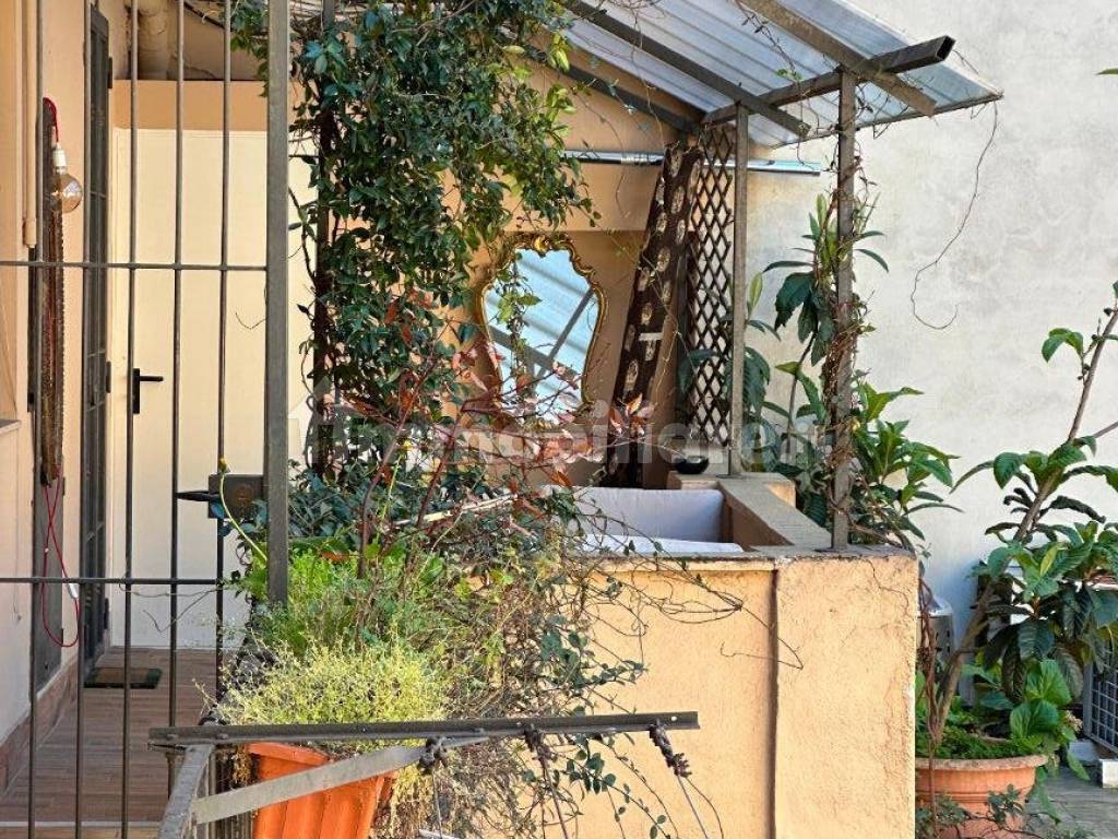 terrazzino interno cortile