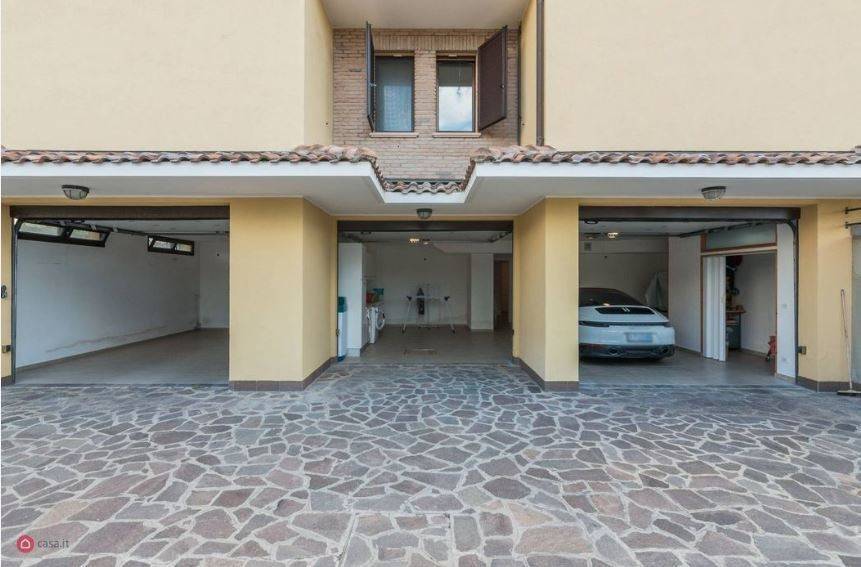 Visione 3 garage .JPG