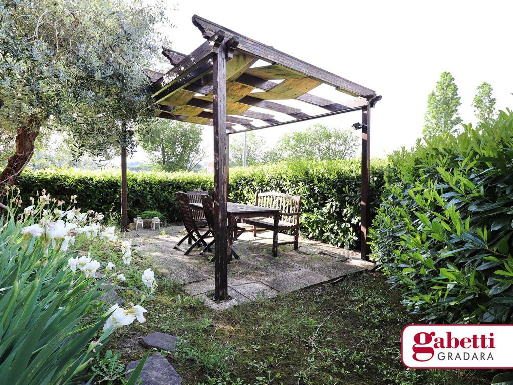 giardino gazebo 2.jpg