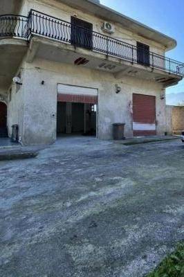 Magazzino - deposito via gambasca, piana del sole, roma