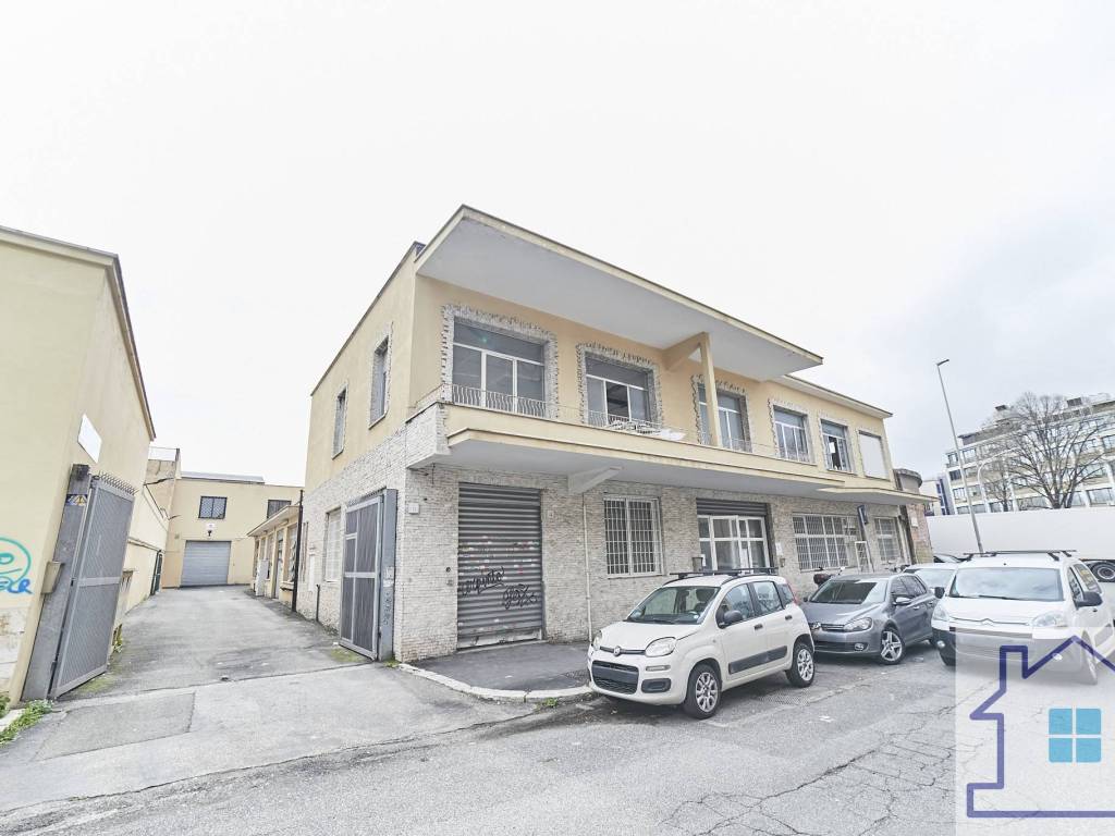 Locale commerciale via giuseppe mirri, casal bruciato, roma