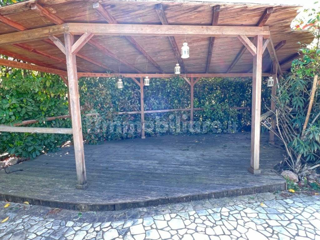 gazebo