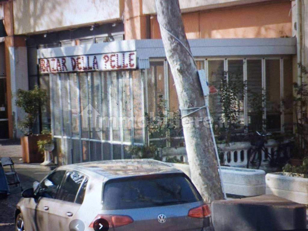 Commercial property viale Ivo Oliveti 64, Rimini, Ref. 111238935