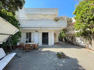 Villa vista mare il vendita a Torre dell'Orso