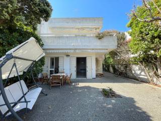 Villa vista mare il vendita a Torre dell'Orso