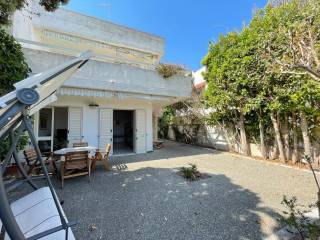 Villa vista mare il vendita a Torre dell'Orso