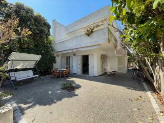 Villa vista mare il vendita a Torre dell'Orso