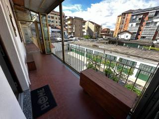 balcone su cortile