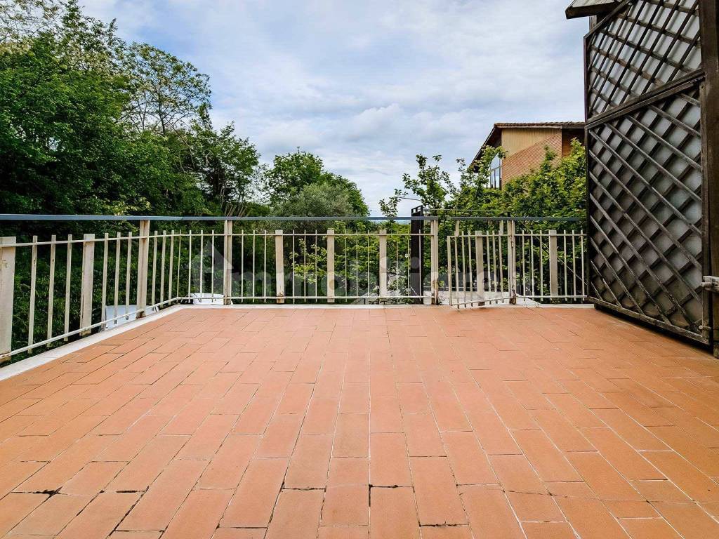 Terrazzo abitabile con accesso al resede esclusivo