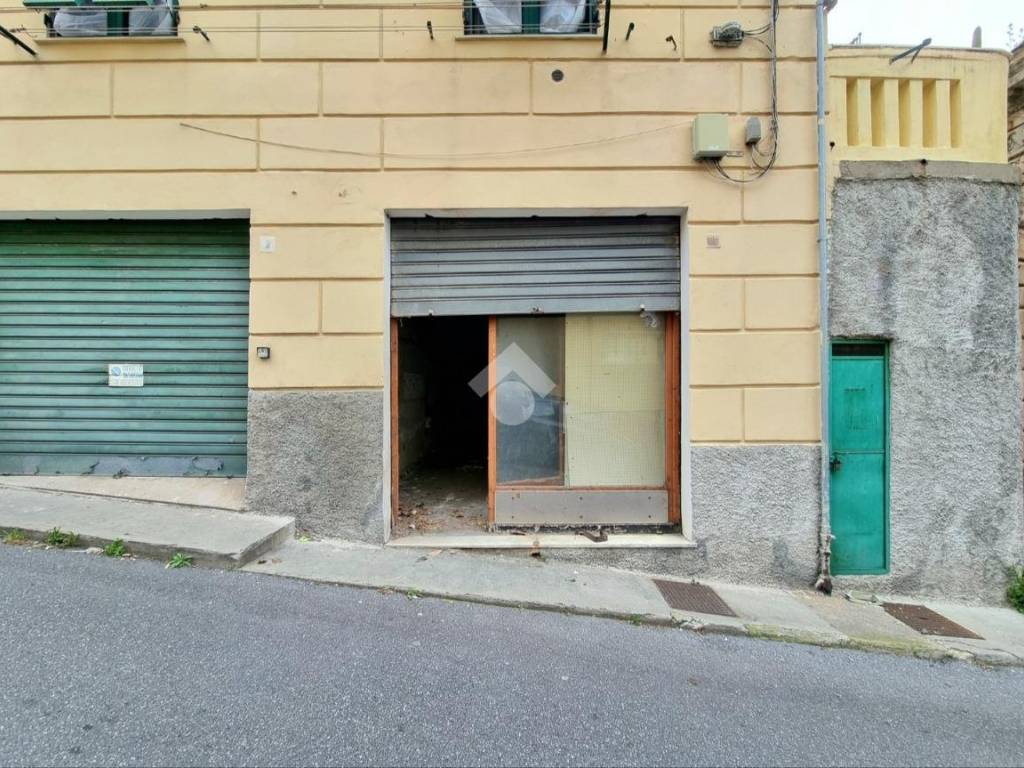 Locale commerciale via col di lana 12, cornigliano, genova
