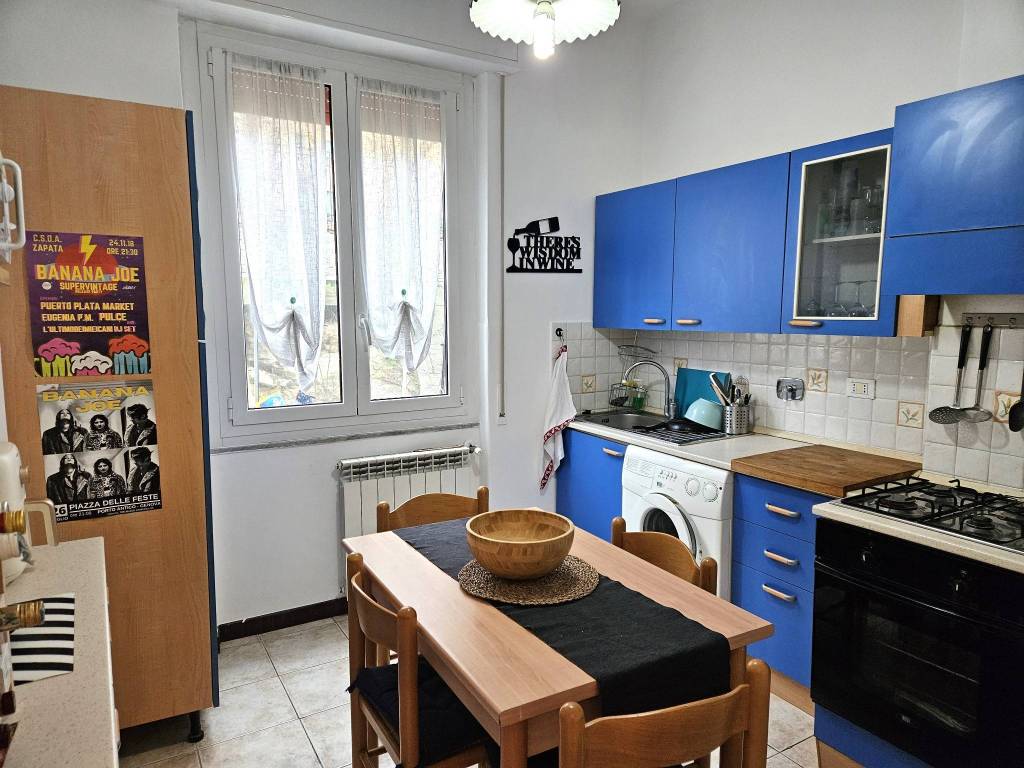 Bilocale via bologna, san teodoro, genova