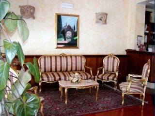 montefiascone vende hotel