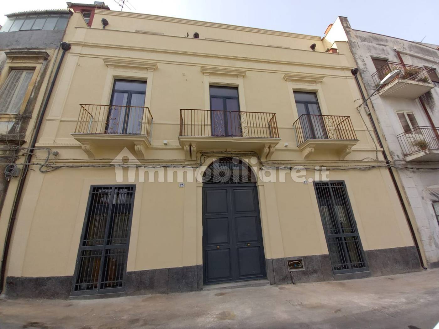 Palazzo - Edificio in vendita a Catania