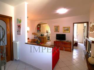 Foto - Si vende Quadrilocale con terrazzo, Riviera dei Fiori, Ventimiglia