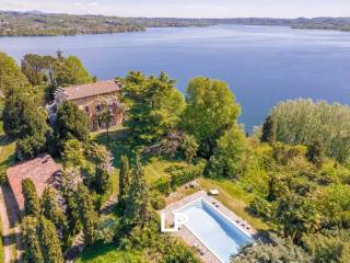 Foto - Vendesi villa con terrazzo, Lago di Varese, Biandronno