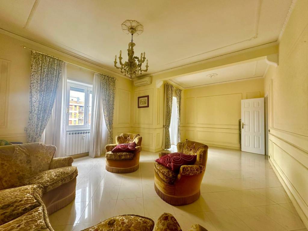 Sale Apartment Rome. Excellent condition, sixth floor, with balcony ...