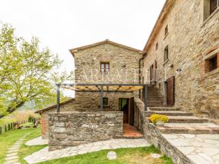 Casale con piscina e depandance a Cortona