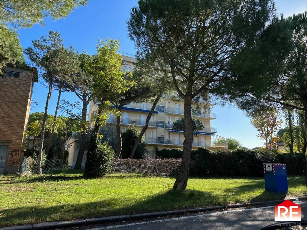 Sale Apartment Ravenna. 3room flat in viale Romagna 31. Good condition