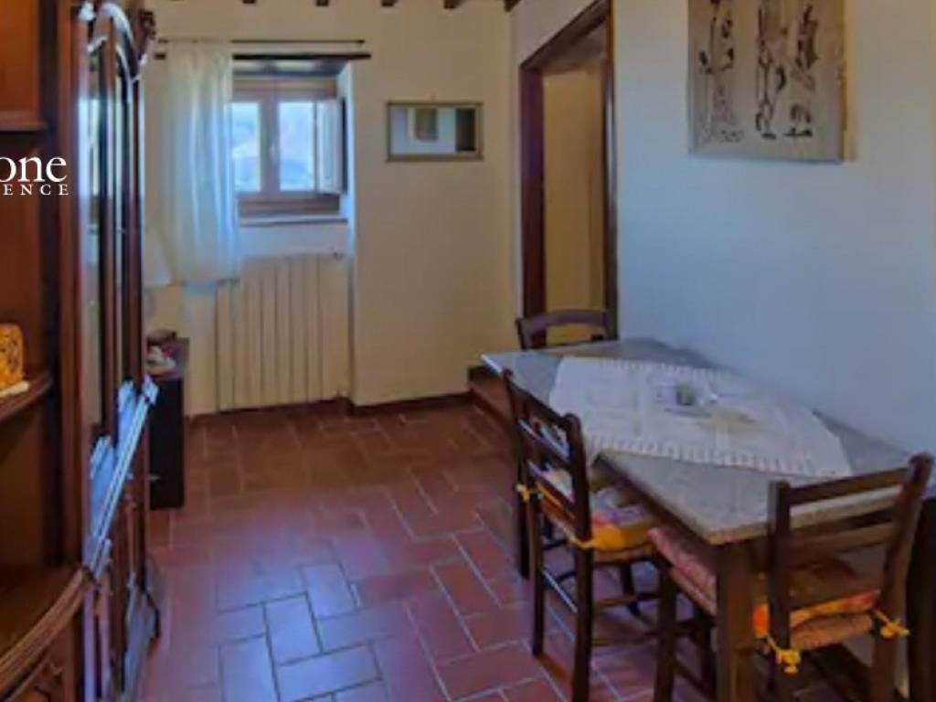 Dicomano zona Frascole vendesi appartamento in villa