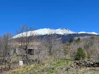 Foto - Si vende Rustico / Casale, Parco dell'Etna, 12050 m² a Ragalna