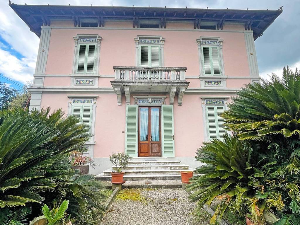 Villa unifamiliare via panoramica, collodi, ponte all'abate, monte a pescia, pescia