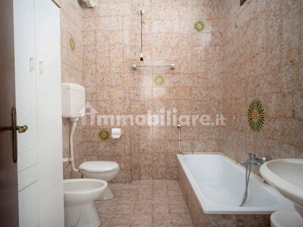 016 bagno 01