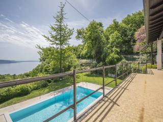 BALCONE VISTA LAGO E PISCINA