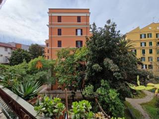 vista  dal balcone del soggiorno