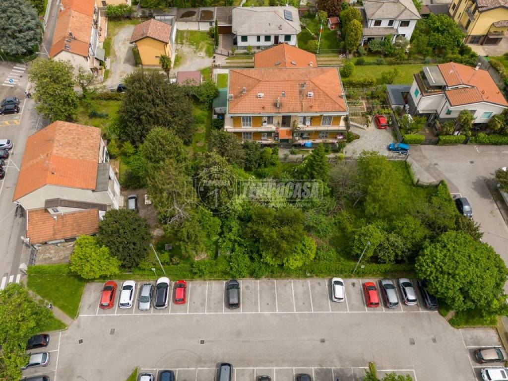 Vendita Villa unifamiliare in via Giacomo Puccini 7 Muggiò. Buono stato,  posto auto, con terrazza, riscaldamento autonomo, 300 m², rif. 111364707