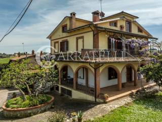 Agriturismo con piscina a Torrita di Siena