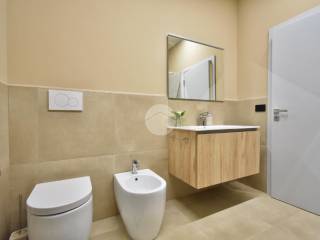 Bagno finestrato padronale