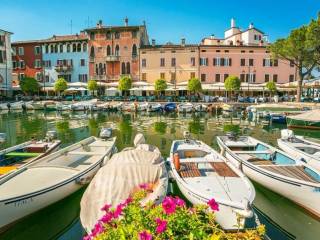 Foto - Si vende Appartamento con terrazzo, Lago di Garda, Desenzano del Garda