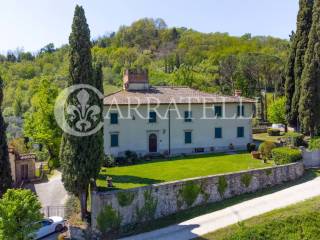 Villa d'epoca con giardino a Borgo San Lorenzo (9)