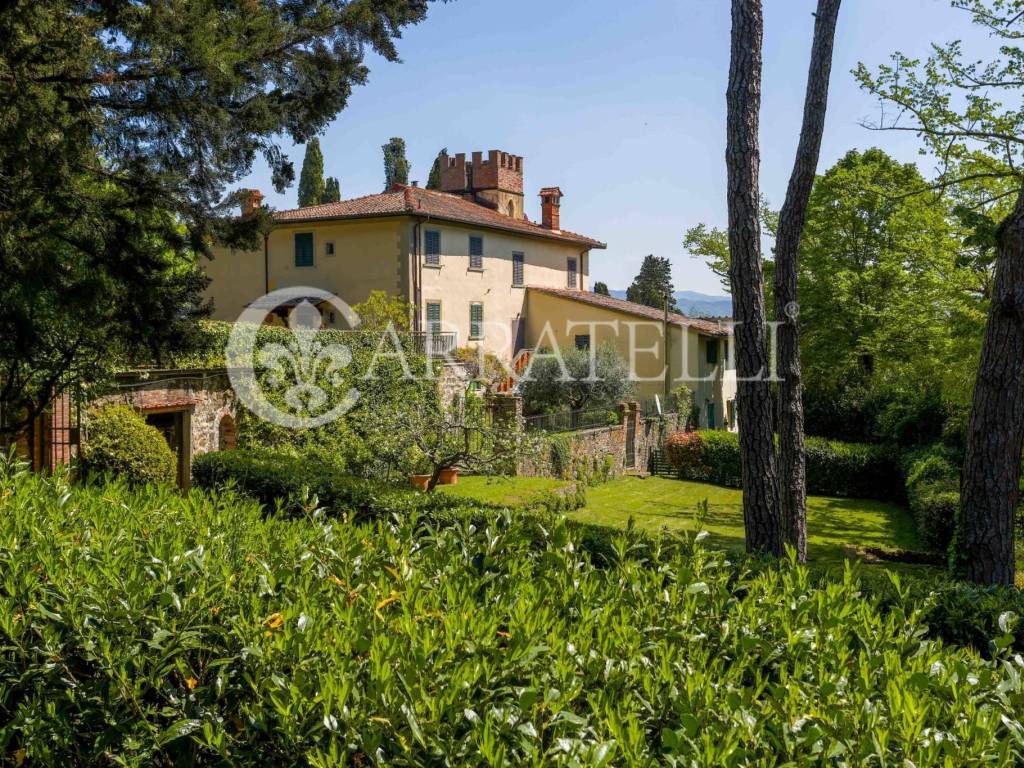 Villa d'epoca con giardino a Borgo San Lorenzo (14