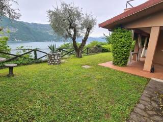 Foto - Vendita Bilocale con giardino, Monte Isola, Lago d'Iseo Franciacorta