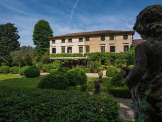 Facciata corpo principale Villa