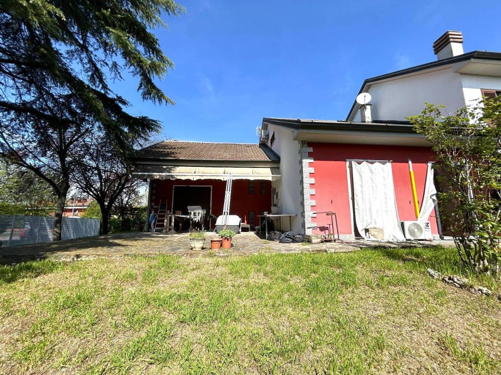 Villa a schiera via delle rose, pairana, landriano