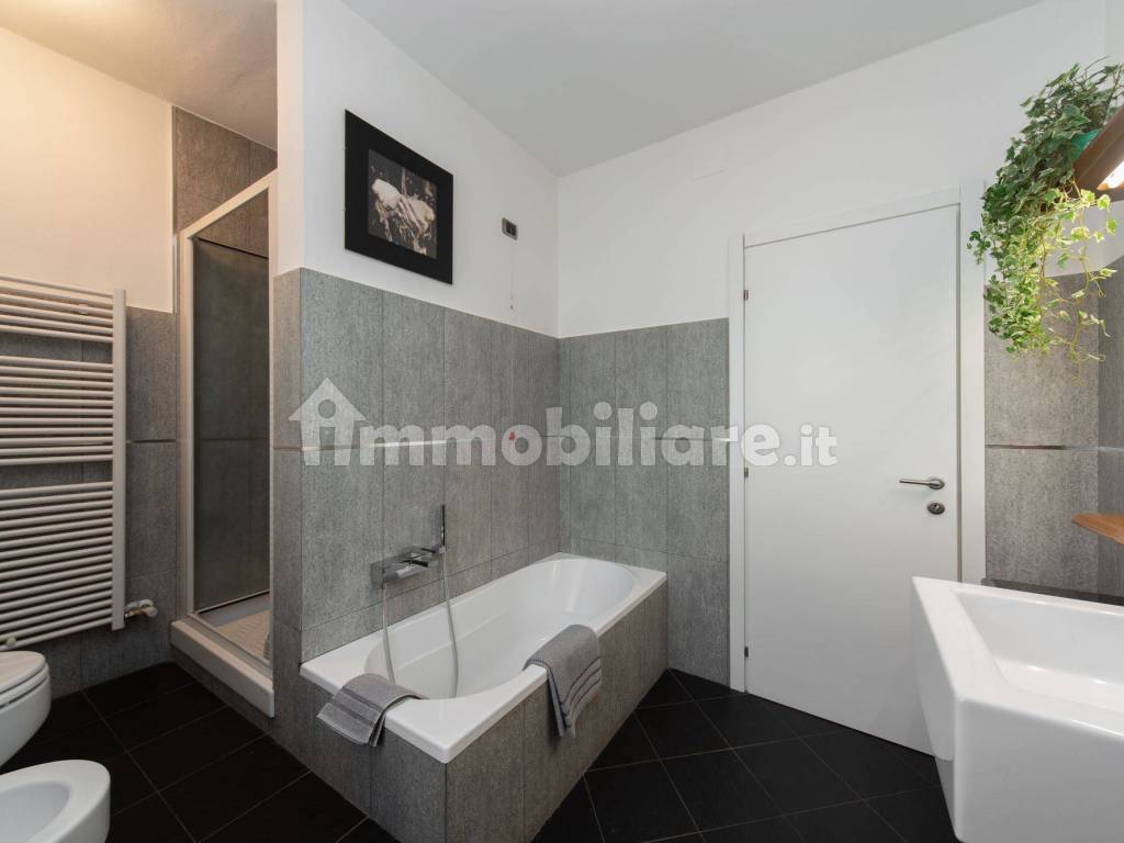 Bagno piano primo